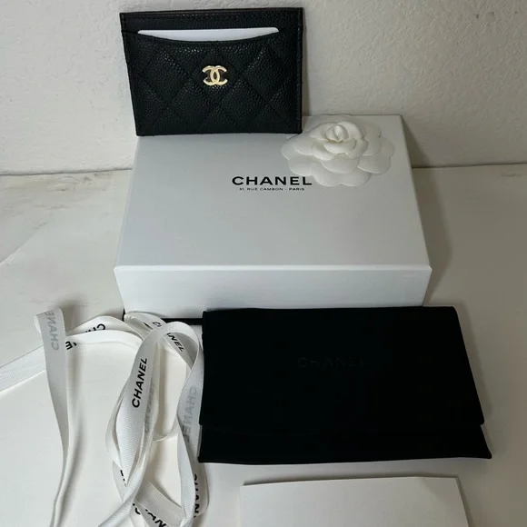Chanel Classic Quilted Caviar Cardholder Black GHW - Picture 2 of 7